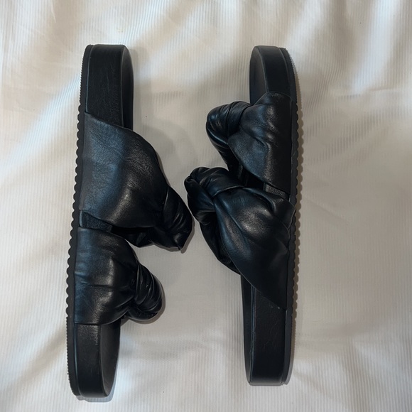 Antonio Melani Bryne Knotted Footbed Slide Sandals - Picture 3 of 5